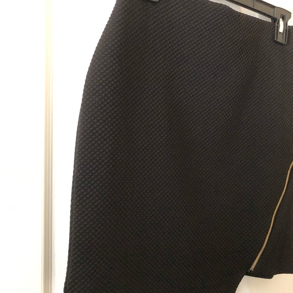 Kensie 17” Black Zippered Short Skirt Size Small - Picture 4 of 6